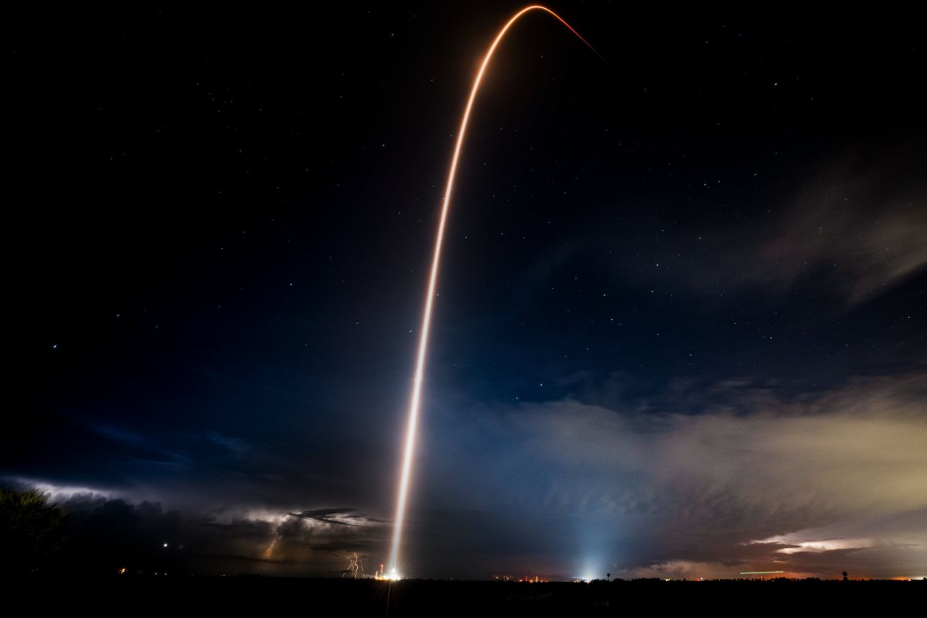 The Fram2 space mission on its way into orbit. (Image: SpaceX)